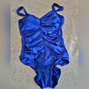 Maxine of Hollywood Swimming suit Size 16. Color Blue.